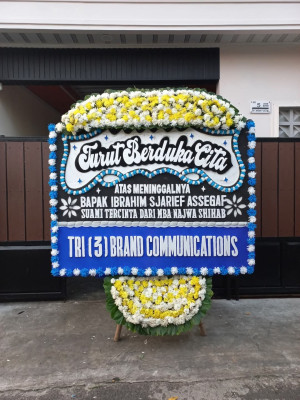 Papan Bunga Duka di Giritirto